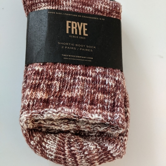 Frye Women's Shortie 2 Pair Boot Warm Socks Adult Teen Student - Picture 2 of 4
